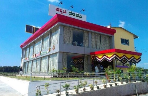 Swathi  Delicacy (Highway Restaurant on Bangalore-Shravanbela Road)